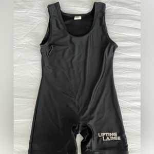 Lifting Large Singlet | Size S